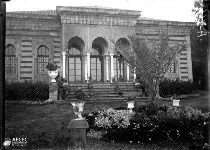 Jardins i façana d'un palau d'estil islàmic a Còrdova