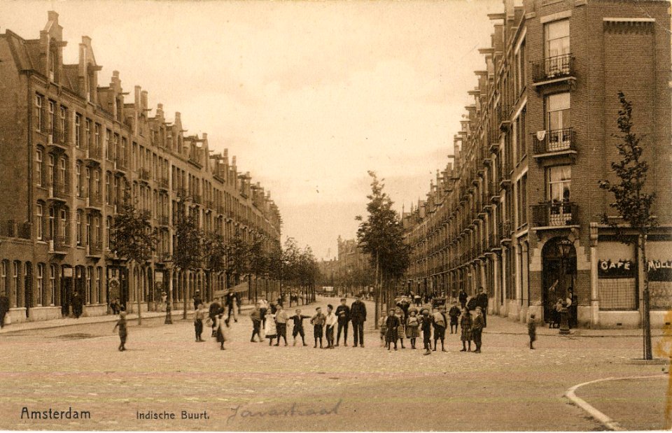 Javastraat kruising Sumatrastraat gezien naar het westen. Uitgever A.J. Nuss, Amsterdam, Afb B00000001991