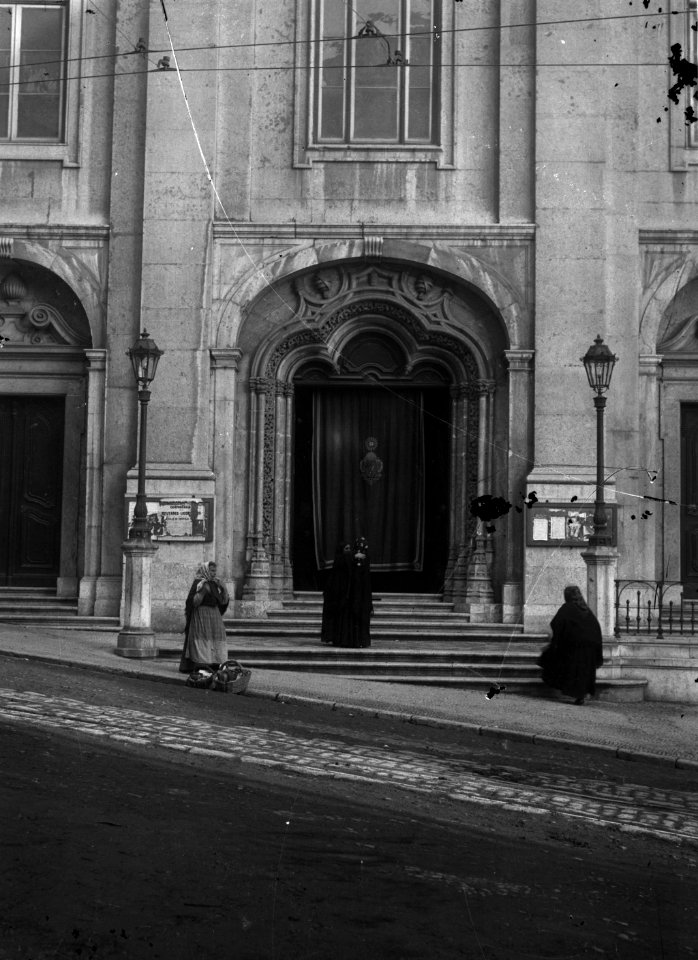 JBN000971 - Igreja da Madalena, portal manuelino da fachada principal