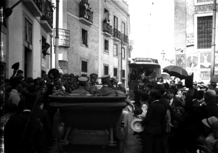 JBN001436 - O presidente Sidónio Pais visita os locais da Obra de Assistência 5 de Dezembro photo