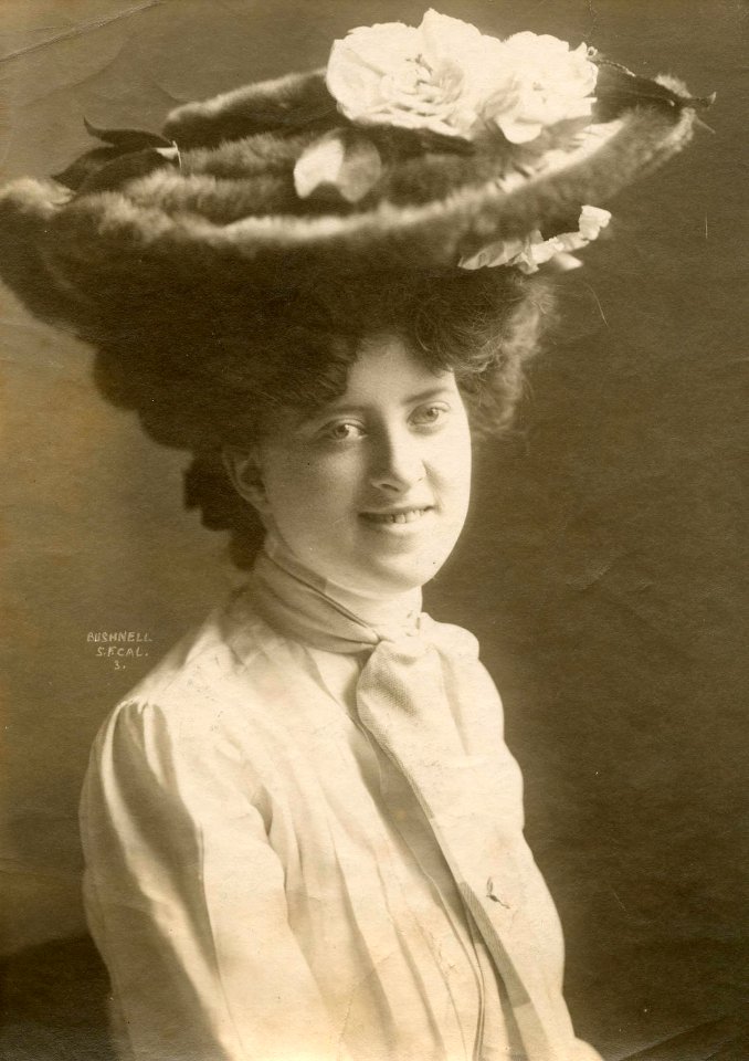 Jeanette Patterson, stage actress (SAYRE 7185)