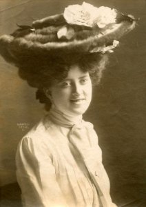 Jeanette Patterson, stage actress (SAYRE 7185)