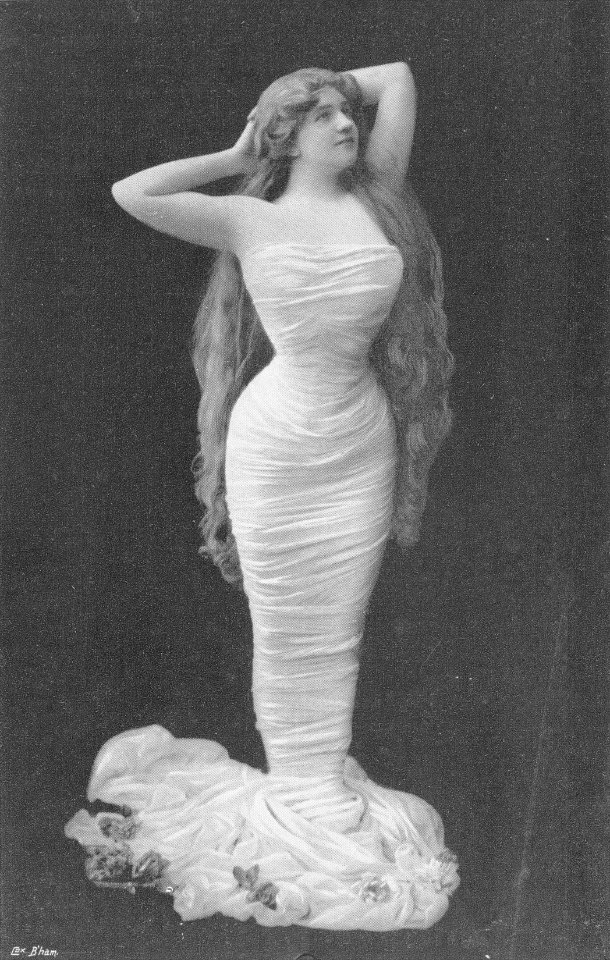Jeanne Guionie, de l'Opéra comique (cropped)
