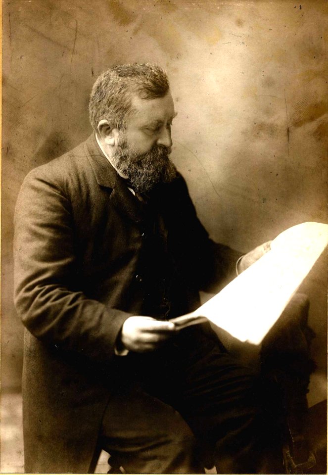 Jean Jaurès lisant - photo Henri Manuel