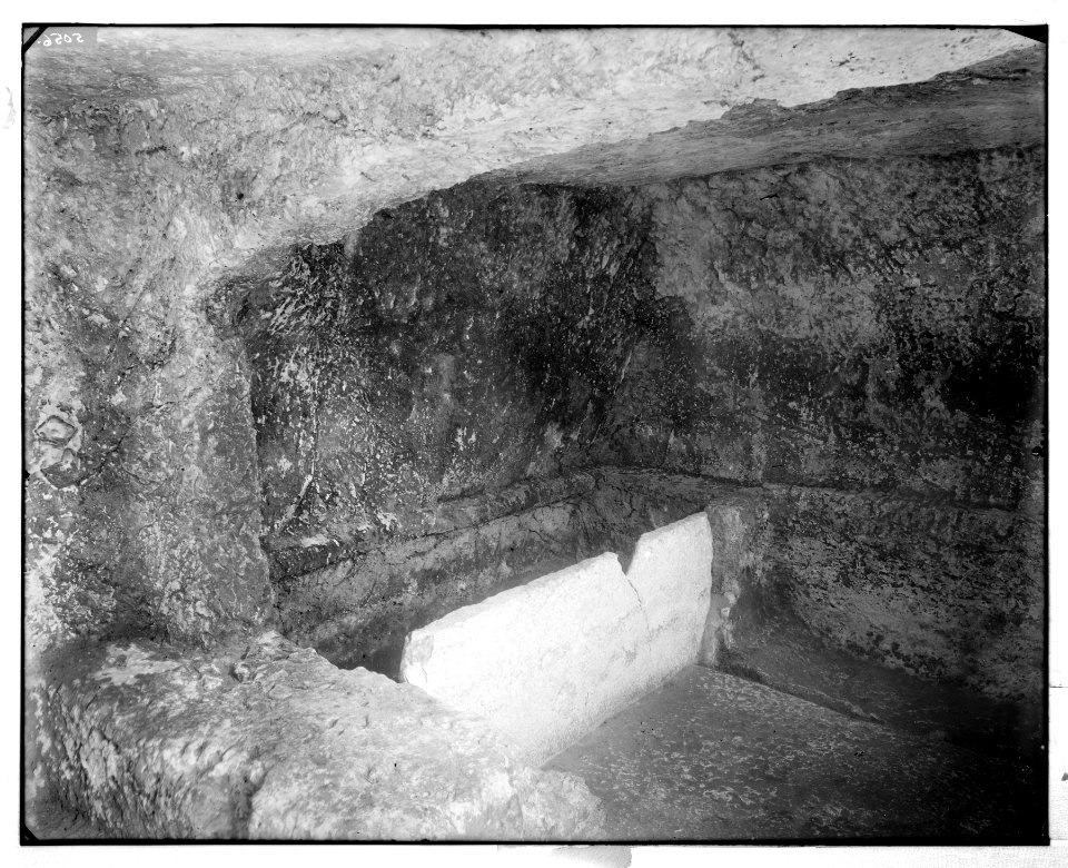 Jerusalem (El-Kouds). Garden Tomb, interior LOC matpc.06672