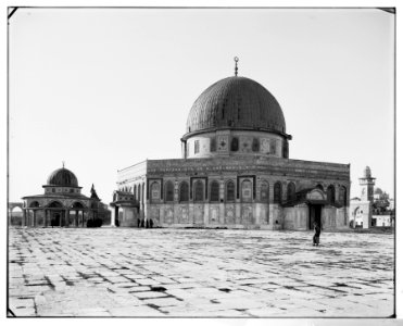 Jerusalem (El-Kouds). Mosque of Omar (i.e., Dome of the Rock) from the northeast LOC matpc.06628