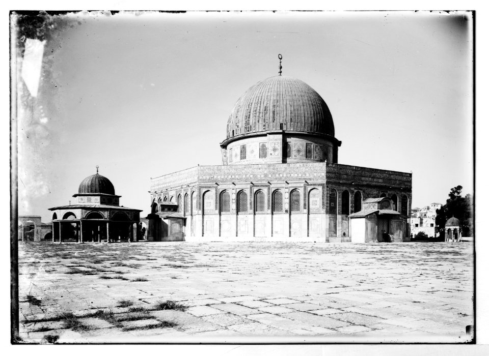Jerusalem (El-Kouds). Mosque of Omar (i.e., Dome of the Rock) from the northeast LOC matpc.07488