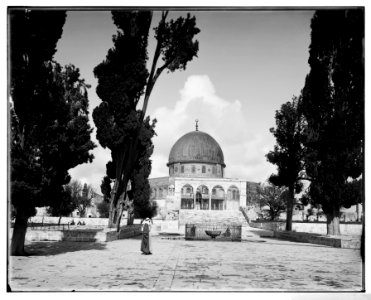 Jerusalem (El-Kouds). Mosque of Omar (i.e., Dome of the Rock) from the south LOC matpc.06632