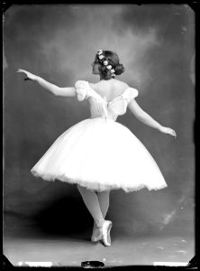 Jenny Hasselquist in Sylfiderna at Kungliga Operan 1913 - SMV - NH053