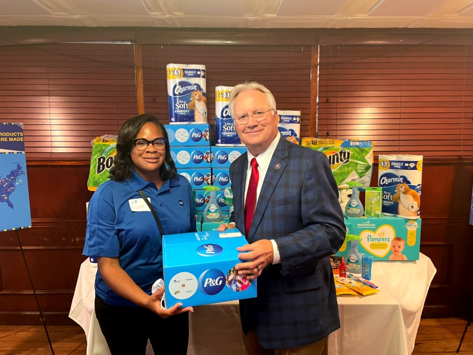 Jerry Carl at Procter Gamble Pack a Relief Kit Event - 2021-09-31