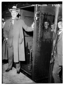 Jess Willard LCCN2014701065