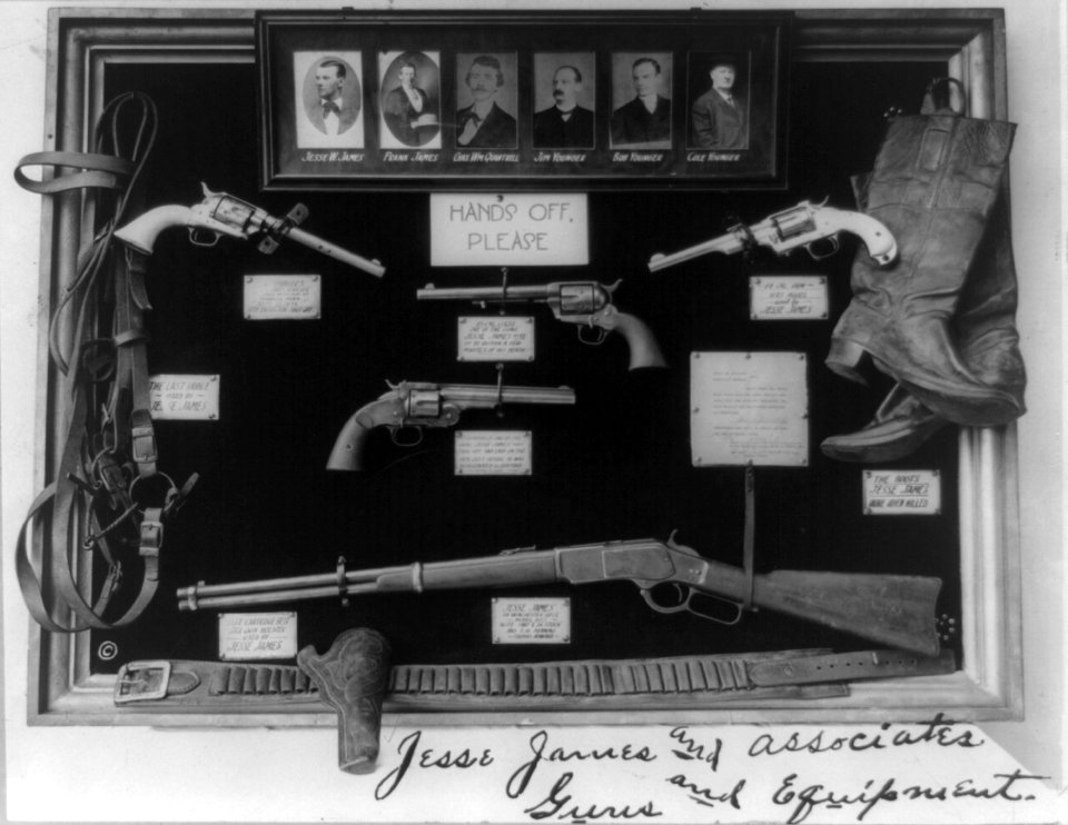 Jesse James and associates. Guns and equipment LCCN2005682820