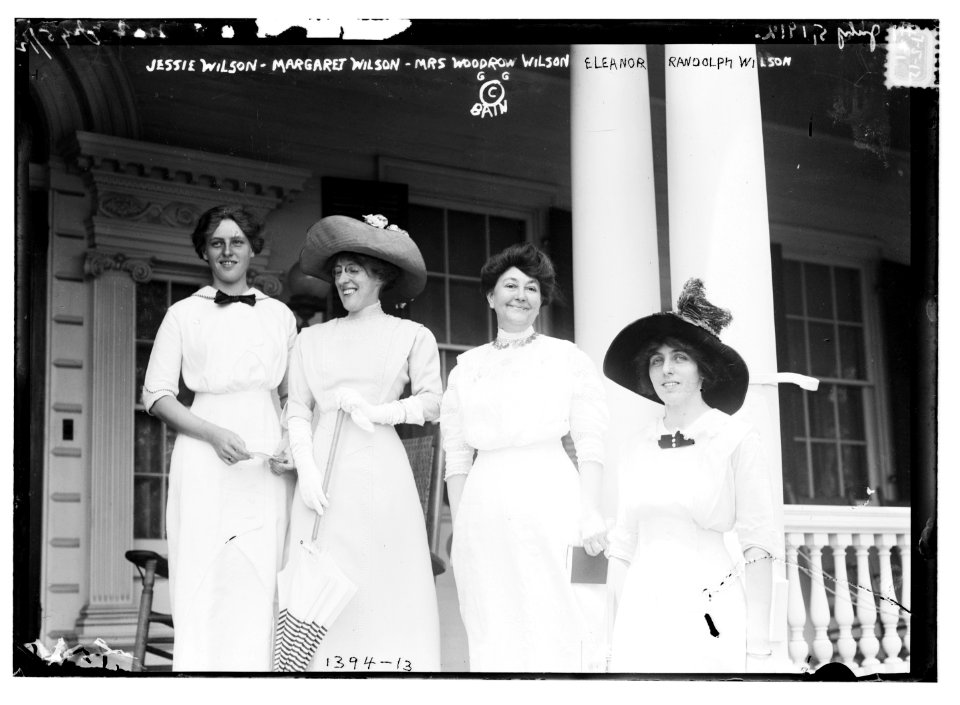 Jessie Wilson, Margaret Wilson, Mrs. Woodrow Wilson, Eleanor Randolph Wilson LCCN2014687638