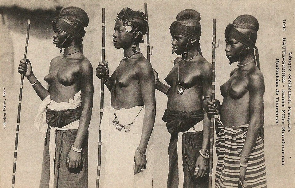 Jeunes filles Djalonkées de Toumanéa (Guinée)