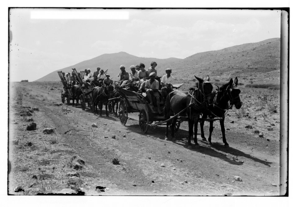 Jewish colonies and settlements. Commencing a Jewish settlement; a camp. Jewish settlers arriving LOC matpc.02352