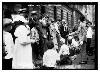Jewish New Year - boot blacks LCCN2014699821