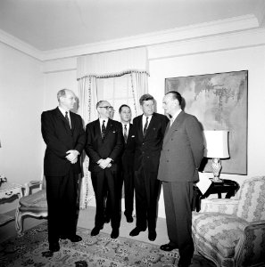 JFK and Frondizi at the Carlyle Hotel, New York City 01