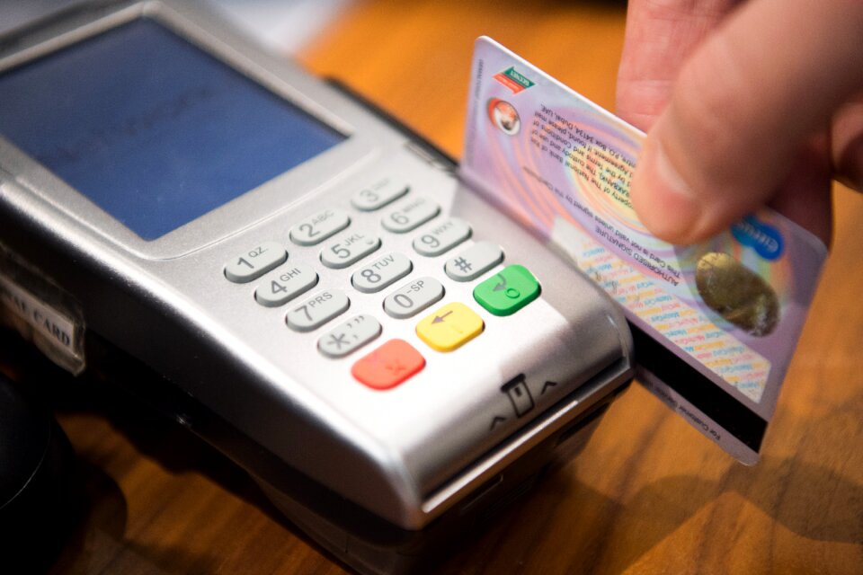 Credit cards payment debit