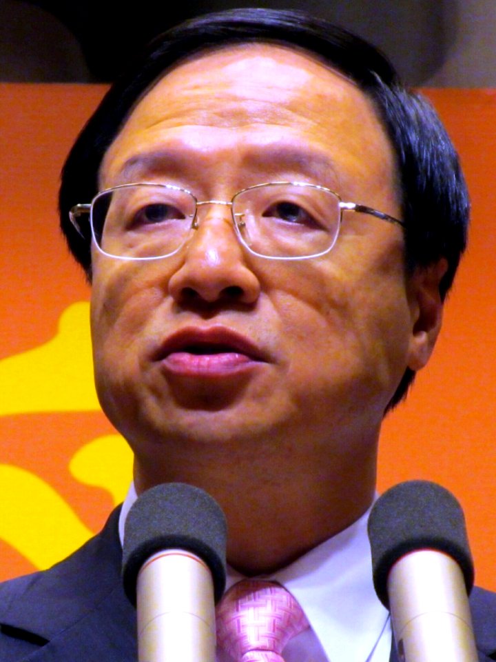 Jiang Yi-huah with Executive Yuan (cropped)