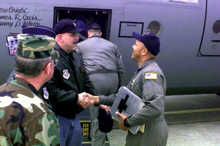 Jesse Ventura gives his support to Air Force TSGT Byron Todd as he prepares to deploy to Ramstein Air Base