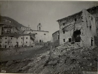 Jncin. Italienischer Volltreffer auf ein Munitionsdepot. I-II.1918. (BildID 15640234)