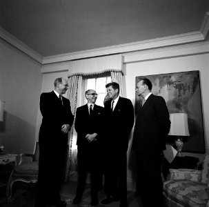 JFK and Frondizi at the Carlyle Hotel, New York City 02 photo