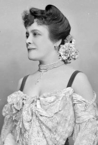 Jesuína Saraiva - Foto Guedes 1909 (cropped)