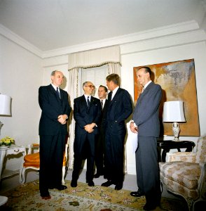 JFK and Frondizi at the Carlyle Hotel, New York City 04 photo