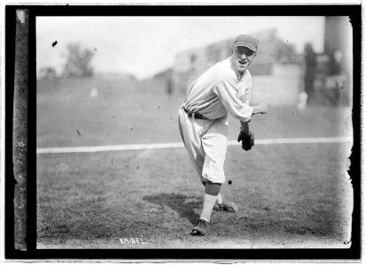 Joe Engle, 1913 LCCN2016844645
