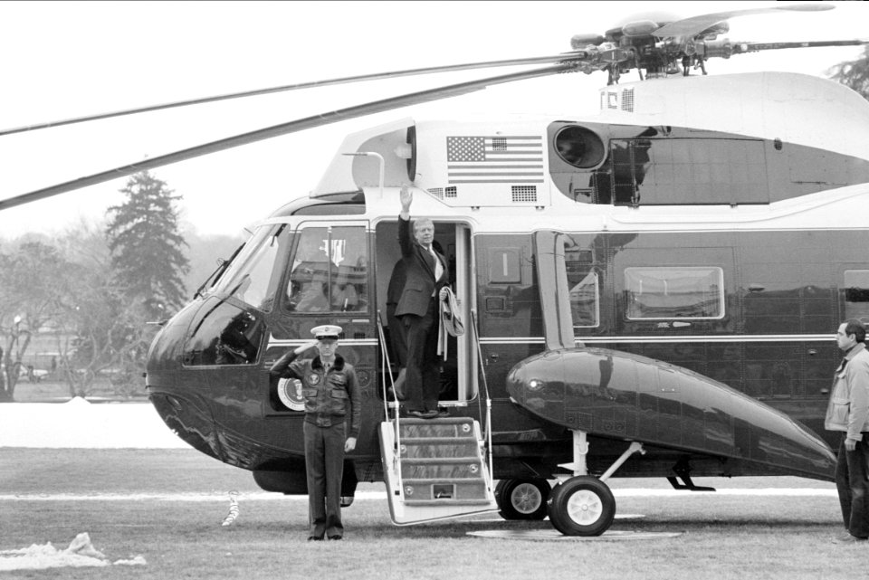 Jimmy Carter boards Marine One in January 1981
