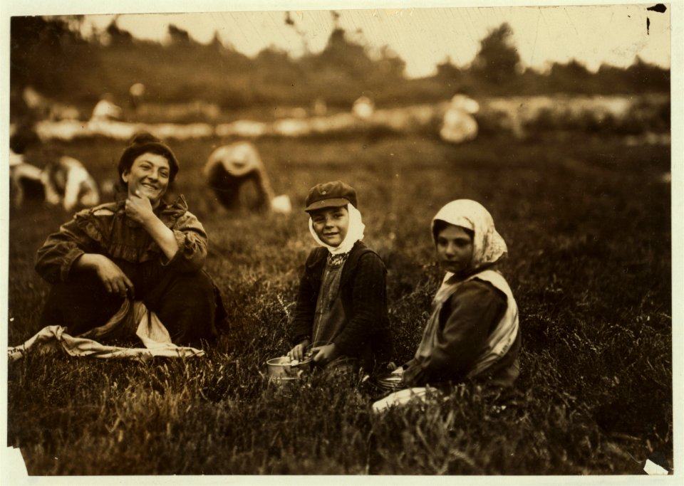 Joe said 6 years old and his sister said 8 years old. Nine out of the seventy workers were from 6 to 12 years old. Mostly Syrians from Boston and Providence. LOC nclc.00151