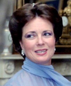 Jihan Sadat (cropped)