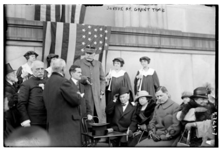 Joffre at Grant's tomb LCCN2014714349