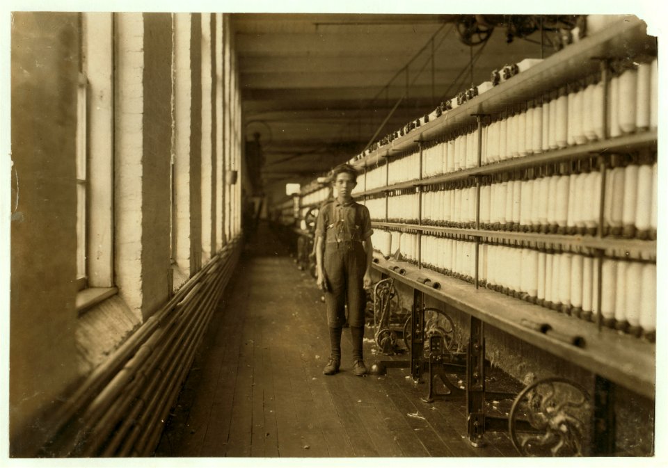 Jo Bodeon. A 'back-roper' in mule room. Chace Cotton Mill, Burlington, Vt. LOC cph.3b24159