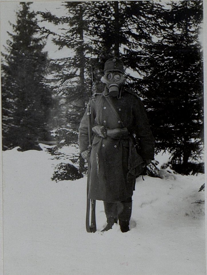 Jnfantereist mit Gasmaske Nov.1916 (BildID 15453130)