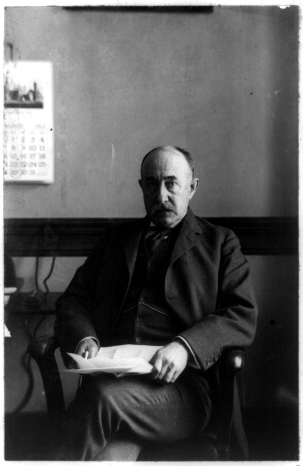 John Hays Hammond, three-quarter length portrait, seated, facing front LCCN89715900