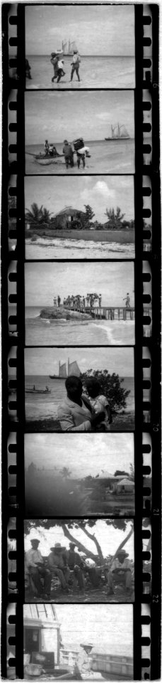 John and Ruby Lomax, People on the beach, the Bahamas, 1935