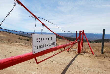 Sign gate red gate