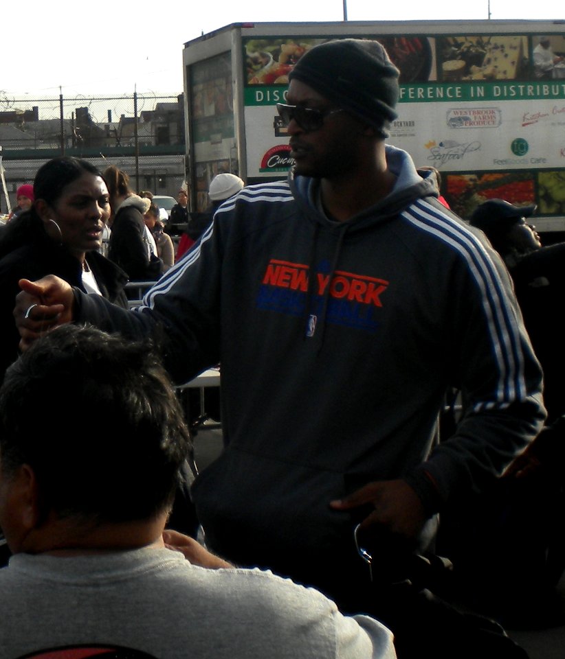 John Wallace Hurricane Sandy relief (cropped)