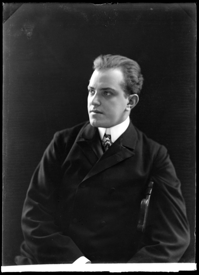 John Lindlöf, actor, undated portrait - SMV - GL090