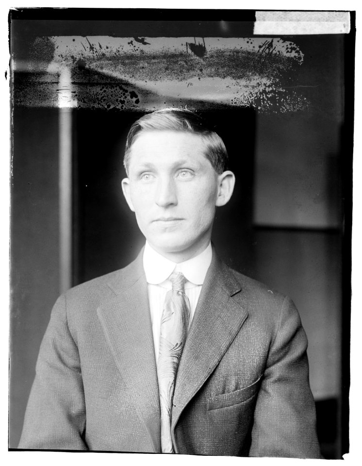 Johnie Ertter LCCN2016828112