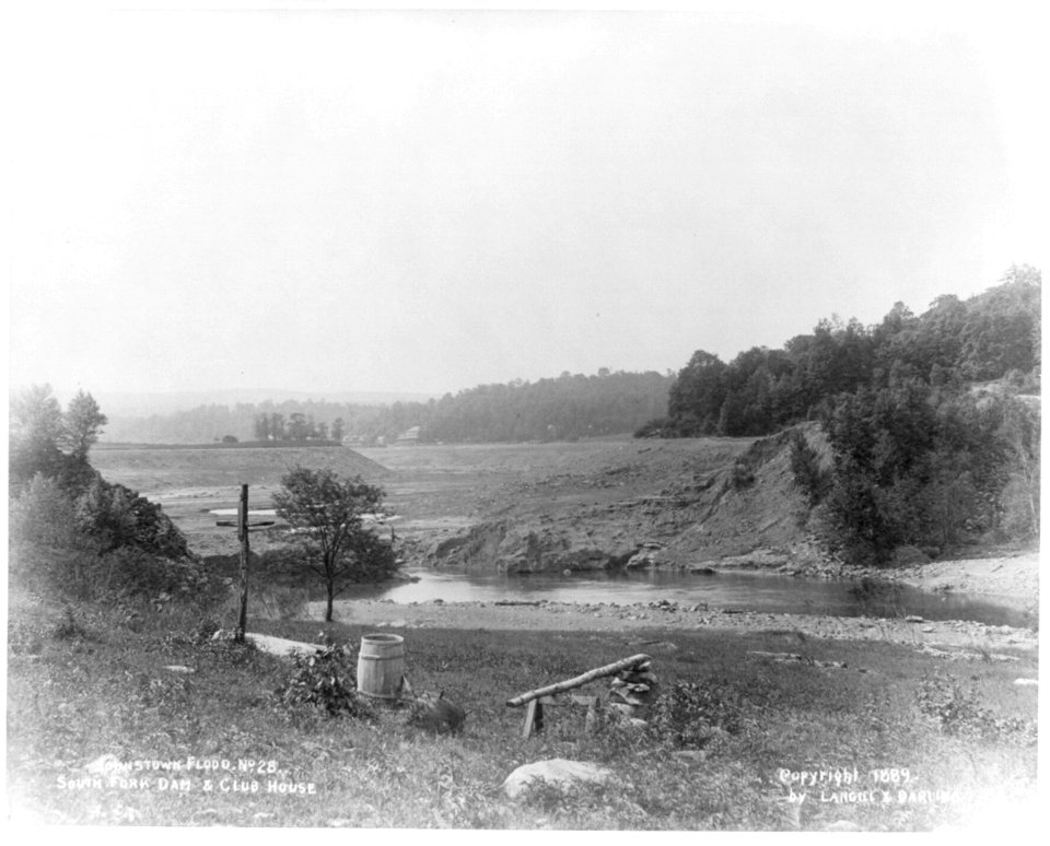 Johnstown flood, (Pennsylvania), South Fork Dam and club house LCCN2002697295