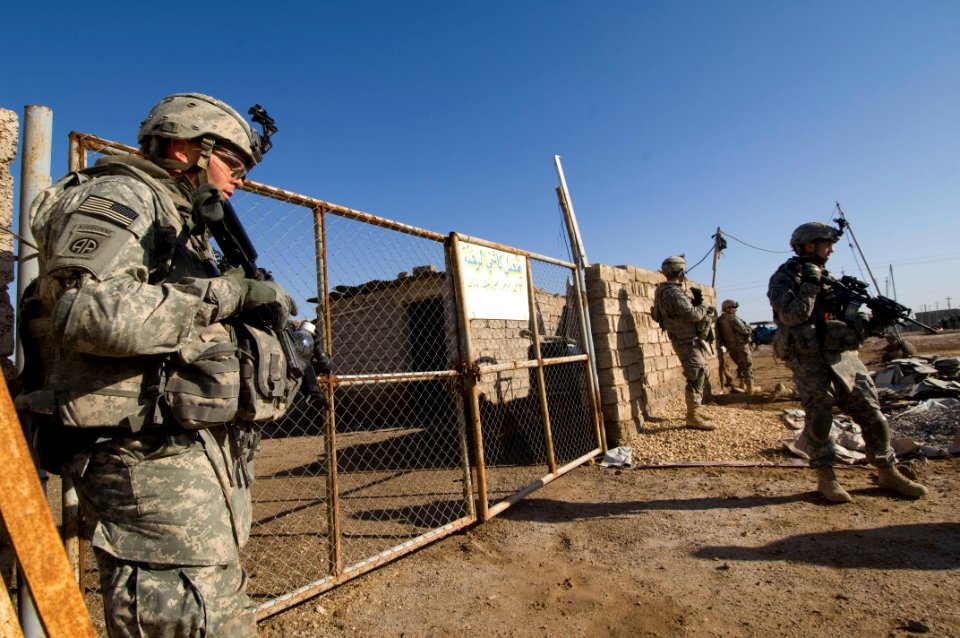 Joint Patrol in Mufrek DVIDS145208