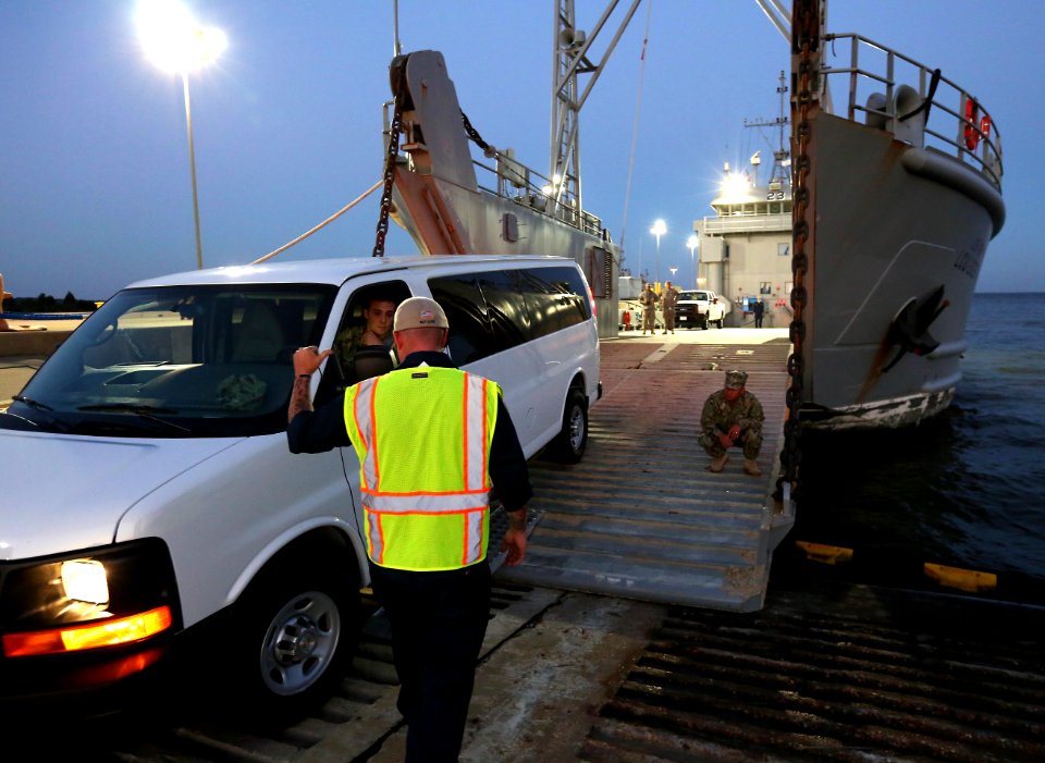 Joint Task Force Civil Support assists 7th Sustainment Brigade in a Joint Logistics Over the Shore training exercise 140814-N-VJ282-399