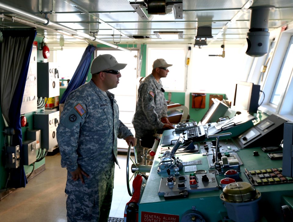 Joint Task Force Civil Support assists 7th Sustainment Brigade in a Joint Logistics Over the Shore training exercise 140814-N-VJ282-806