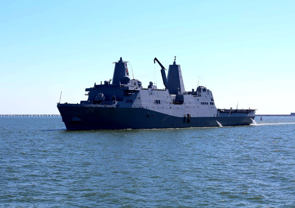 Joint Task Force Civil Support assists 7th Sustainment Brigade in a Joint Logistics Over the Shore training exercise 140814-N-VJ282-156