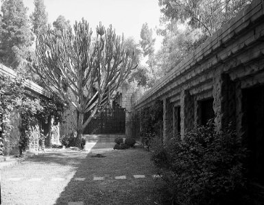 John Sowden House courtyard