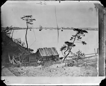 Jones Landing, James River, 1864 - NARA - 524481 photo