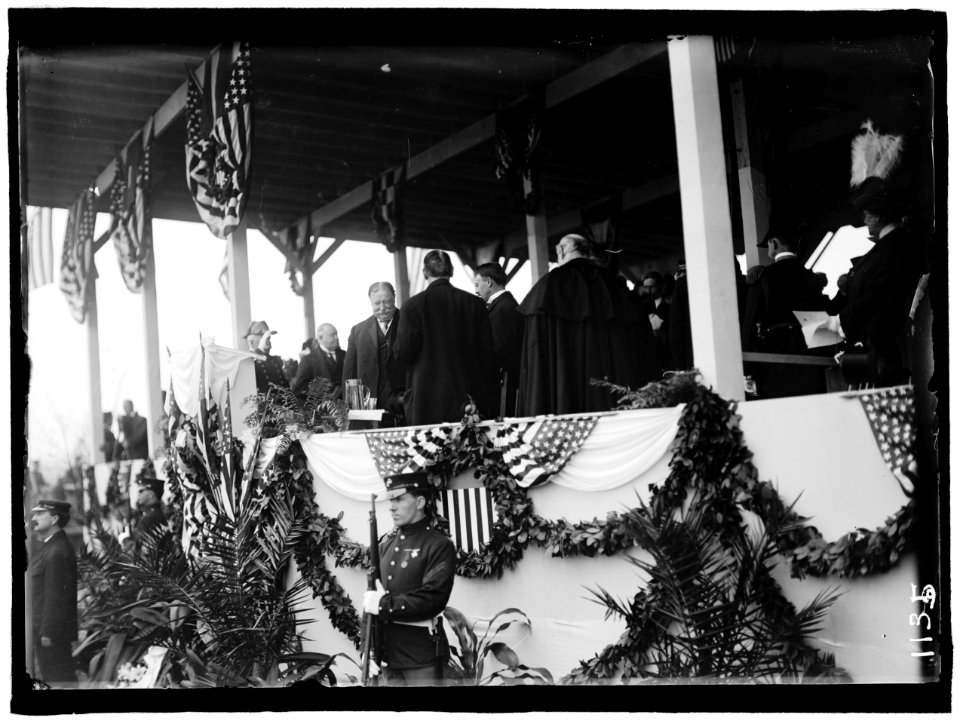 JONES, JOHN PAUL. DEDICATION OF MONUMENT, 4-17-12. TAFT ENTERING STAND LCCN2016863695