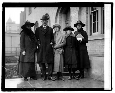 Jonkheer, Dr. A.L.D. Van de Graeff & family, 12-28-22 LOC npcc.07538